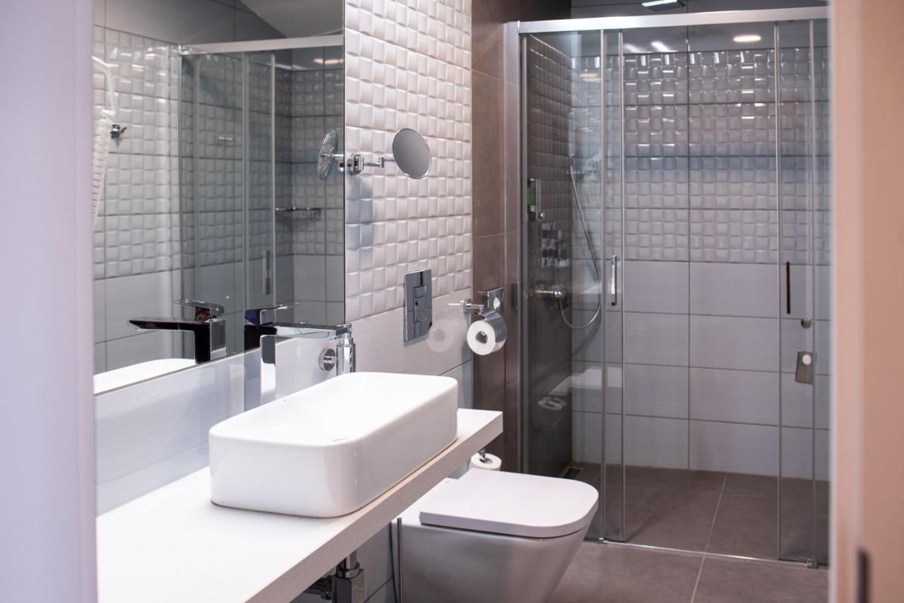 Hotel Tammel Jicin Bagian luar foto