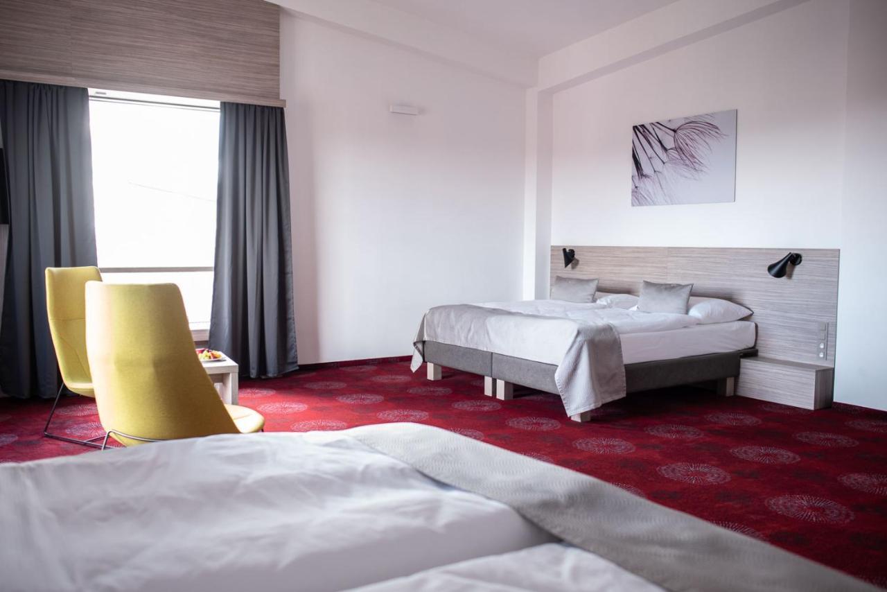 Hotel Tammel Jicin Bagian luar foto