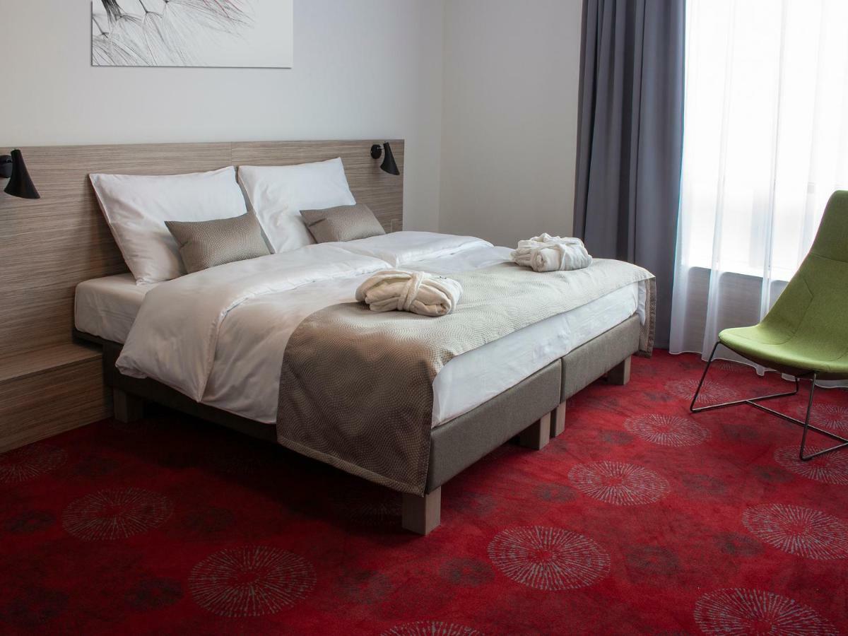 Hotel Tammel Jicin Bagian luar foto