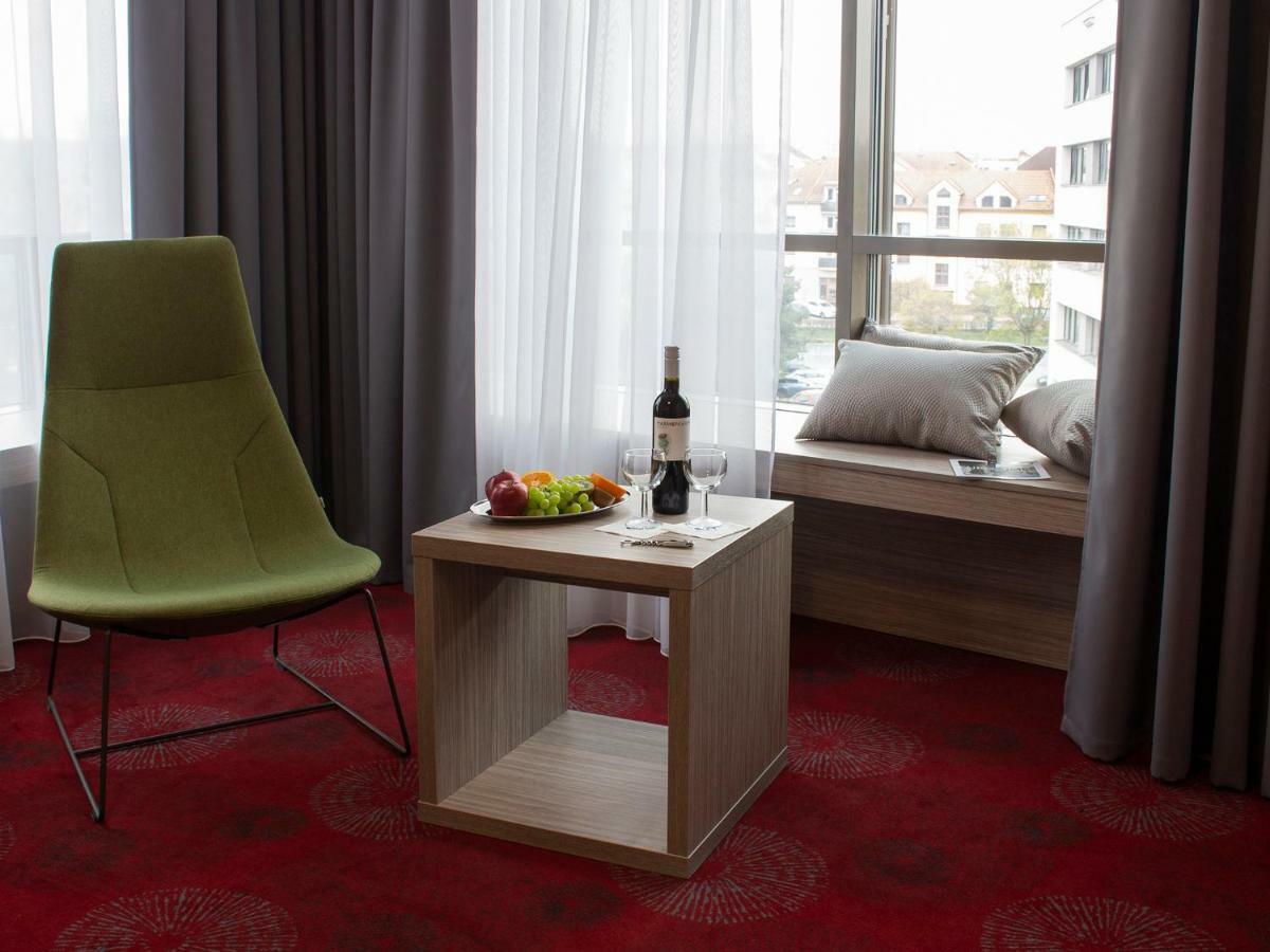 Hotel Tammel Jicin Bagian luar foto